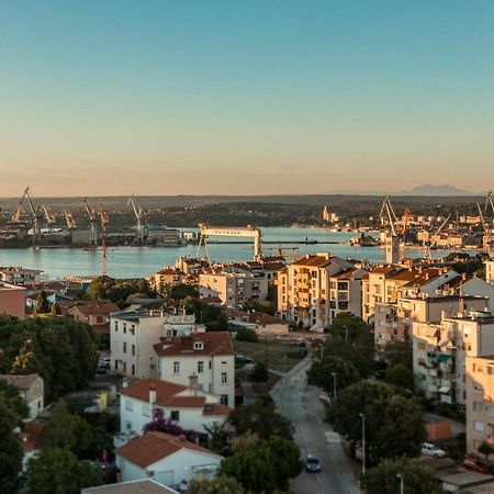 Top Floor Modern Apartment With Incredible Views Пула Экстерьер фото